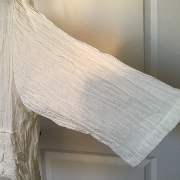 Stunning linen short jacket, European made never worn. One size fits most. - Picture 5 of 6